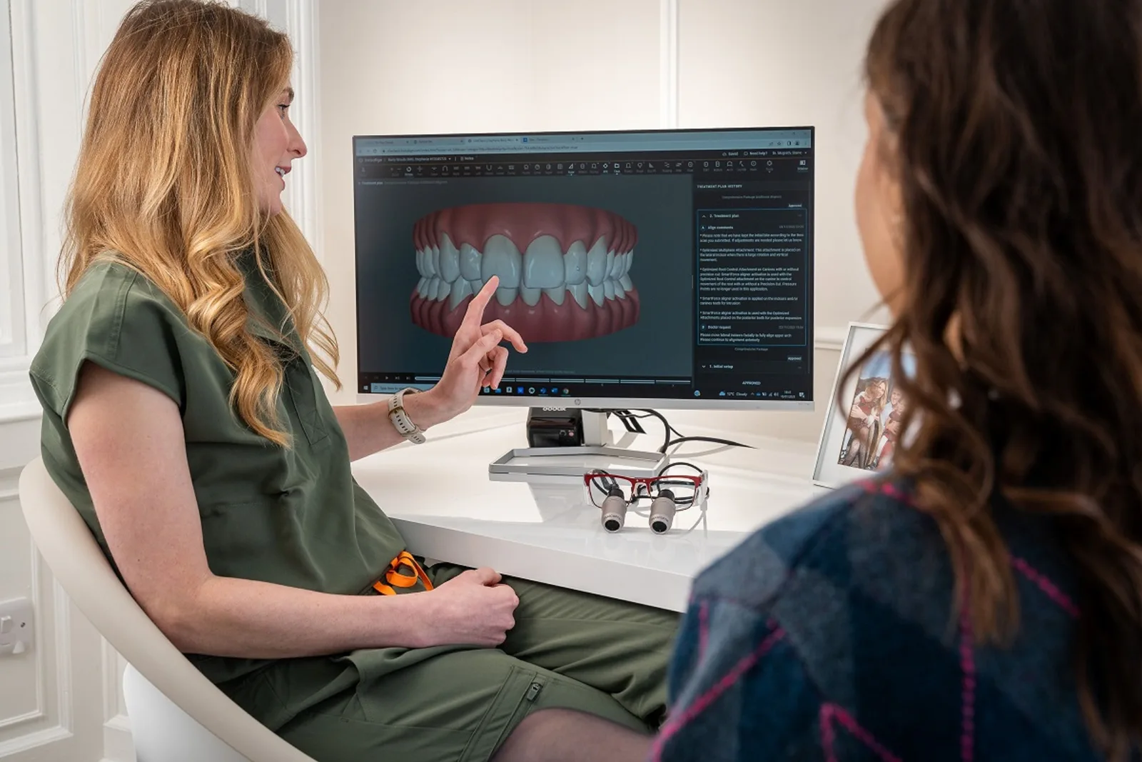 Digital treatment plan shown to the patient, alongside the Front Tooth Implant explanation in Victoria